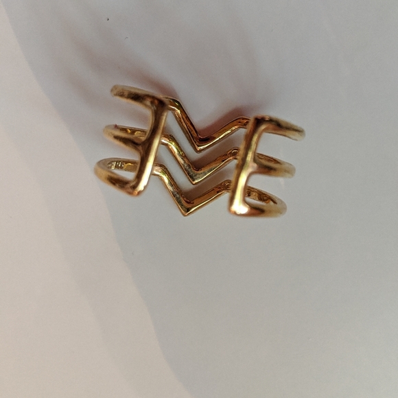 Pave Chevron Ring M/L - Picture 2 of 3